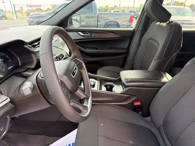 2025 Jeep Grand Cherokee Laredo X 4x2
