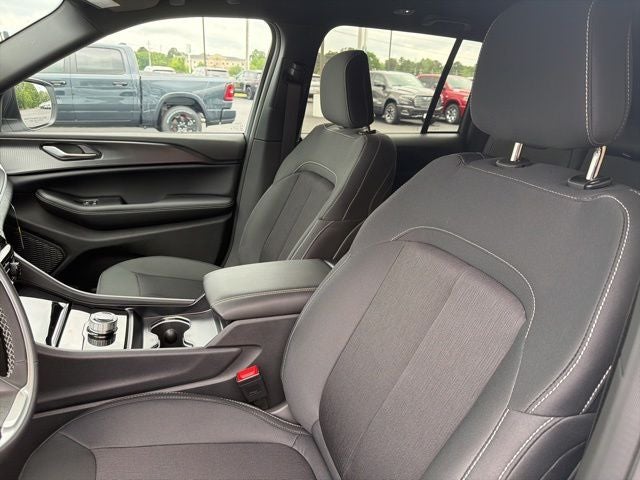 2026 Jeep Grand Cherokee GRAND CHEROKEE LAREDO 4X2