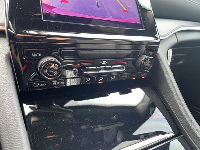 2025 Jeep Grand Cherokee GRAND CHEROKEE LAREDO X 4X2