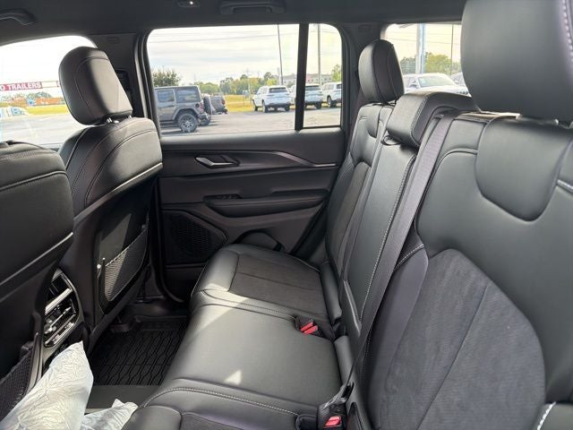 2025 Jeep Grand Cherokee GRAND CHEROKEE ALTITUDE 4X2