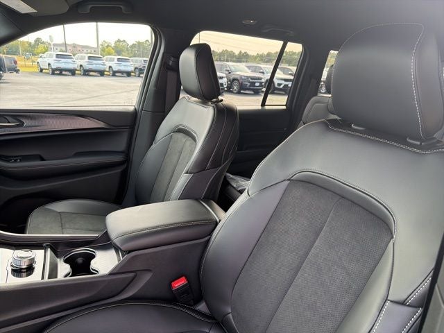 2025 Jeep Grand Cherokee GRAND CHEROKEE ALTITUDE 4X2