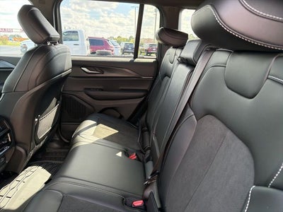 2025 Jeep Grand Cherokee GRAND CHEROKEE ALTITUDE 4X2