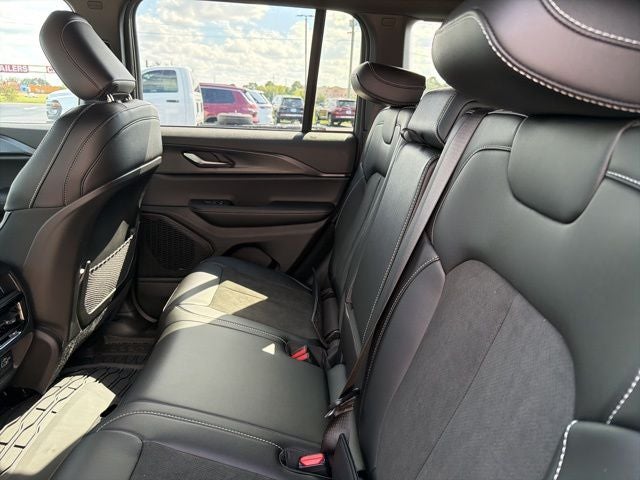 2025 Jeep Grand Cherokee GRAND CHEROKEE ALTITUDE 4X2