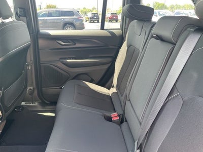 2025 Jeep Grand Cherokee GRAND CHEROKEE LAREDO X 4X2