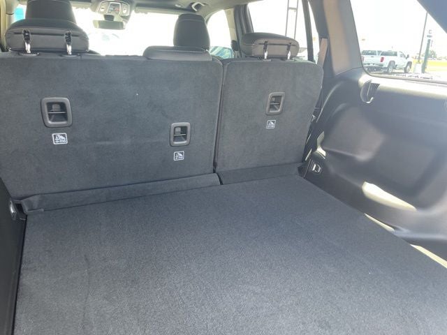 2025 Jeep Grand Cherokee GRAND CHEROKEE LAREDO X 4X2