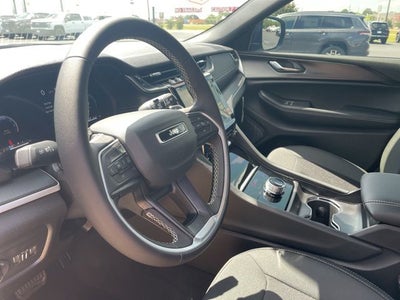 2025 Jeep Grand Cherokee GRAND CHEROKEE LAREDO X 4X2