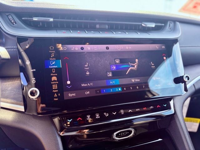 2026 Jeep Grand Cherokee GRAND CHEROKEE LAREDO ALTITUDE 4X4