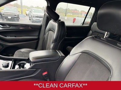 2023 Jeep Grand Cherokee L Altitude 4x2