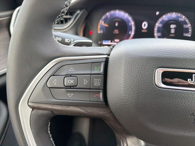 2026 Jeep Grand Cherokee GRAND CHEROKEE L LAREDO ALTITUDE 4X2