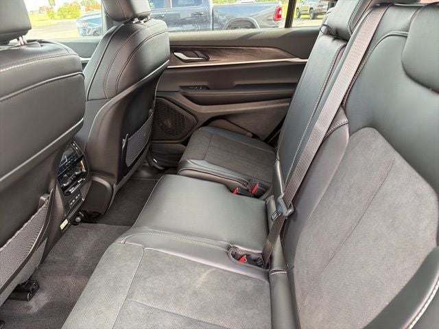 2026 Jeep Grand Cherokee GRAND CHEROKEE L LAREDO ALTITUDE 4X2