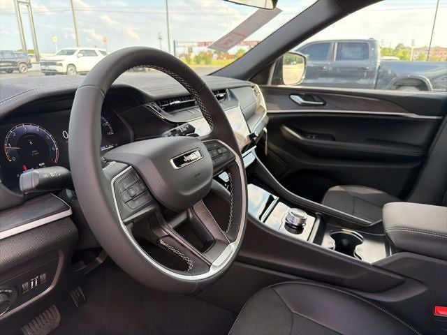 2026 Jeep Grand Cherokee GRAND CHEROKEE L LAREDO ALTITUDE 4X2