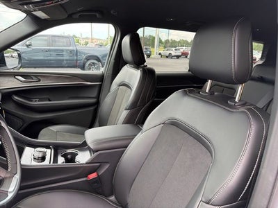 2026 Jeep Grand Cherokee GRAND CHEROKEE L LAREDO ALTITUDE 4X2