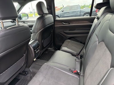 2026 Jeep Grand Cherokee GRAND CHEROKEE L LAREDO ALTITUDE 4X2