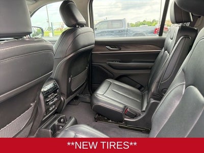 2023 Jeep Grand Cherokee L Limited 4x2