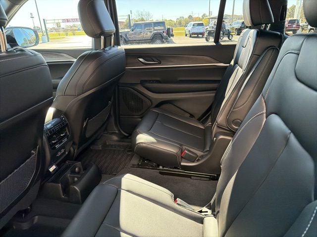 2025 Jeep Grand Cherokee GRAND CHEROKEE L LIMITED 4X2