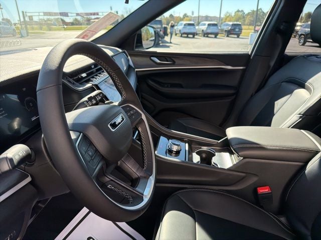 2025 Jeep Grand Cherokee GRAND CHEROKEE L LIMITED 4X2