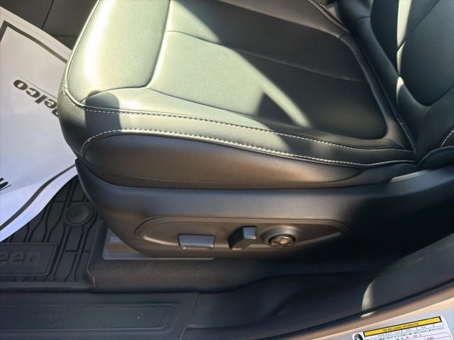 2025 Jeep Grand Cherokee GRAND CHEROKEE L LIMITED 4X2