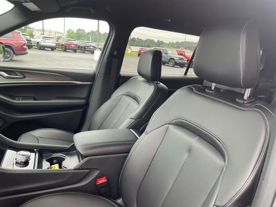 2025 Jeep Grand Cherokee GRAND CHEROKEE L LIMITED 4X2