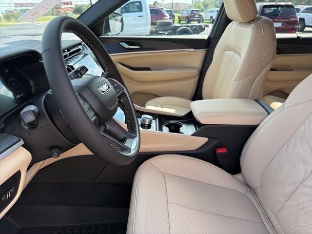 2025 Jeep Grand Cherokee GRAND CHEROKEE L LIMITED 4X2