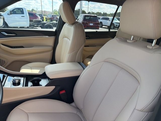 2025 Jeep Grand Cherokee GRAND CHEROKEE L LIMITED 4X2