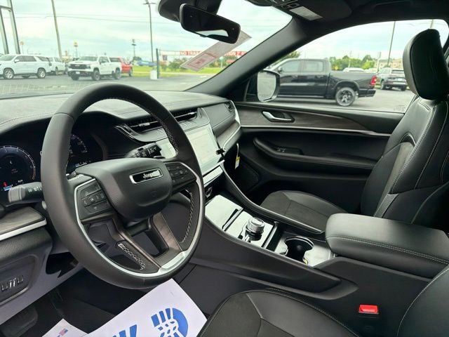 2026 Jeep Grand Cherokee GRAND CHEROKEE L LAREDO ALTITUDE 4X4