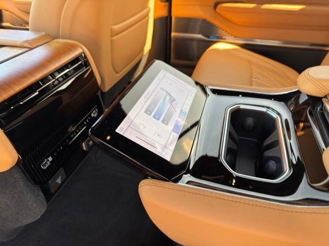2024 Jeep Grand Wagoneer Series III - Photo 28