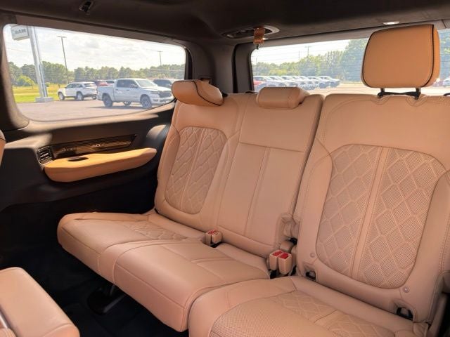 2024 Jeep Grand Wagoneer Series III - Photo 29