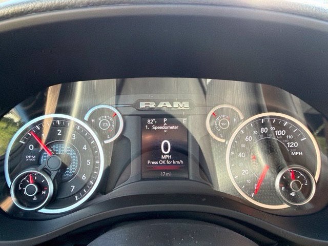 2027 RAM Ram 1500 RAM 1500 EXPRESS QUAD CAB 4X2 6'4' BOX