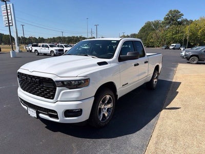 2027 RAM Ram 1500 RAM 1500 EXPRESS QUAD CAB 4X2 6'4' BOX