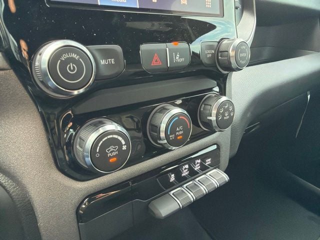2026 RAM 1500 RAM 1500 EXPRESS QUAD CAB 4X2 6'4' BOX