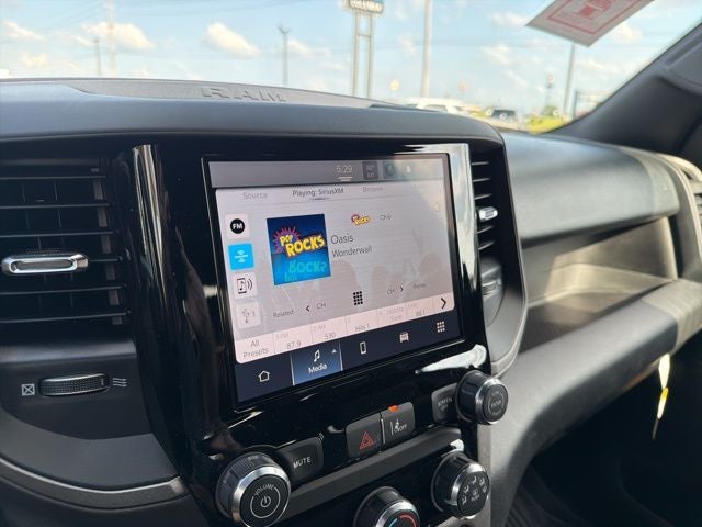 2026 RAM Ram 1500 RAM 1500 EXPRESS CREW CAB 4X4 5'7' BOX