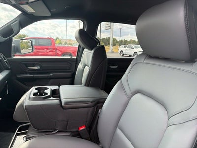 2027 RAM Ram 1500 RAM 1500 TRADESMAN CREW CAB 4X4 5'7' BOX