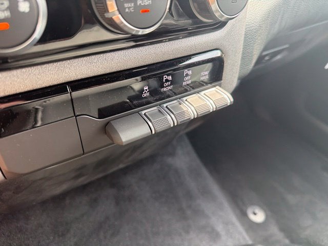 2027 RAM Ram 1500 RAM 1500 TRADESMAN CREW CAB 4X4 5'7' BOX