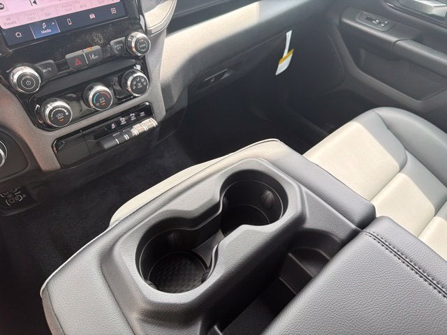 2027 RAM Ram 1500 RAM 1500 TRADESMAN CREW CAB 4X4 5'7' BOX