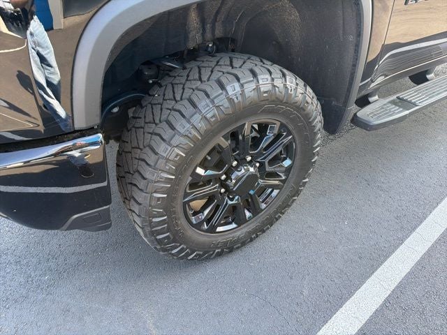 2025 Chevrolet Silverado 2500HD 4WD Crew Cab Standard Bed Custom