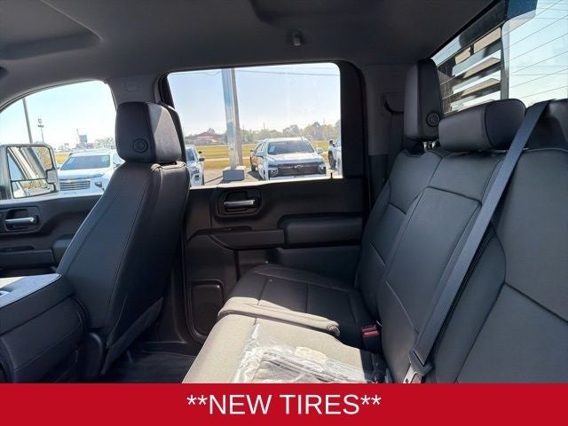 2025 Chevrolet Silverado 3500HD 4WD Crew Cab Long Bed Work Truck