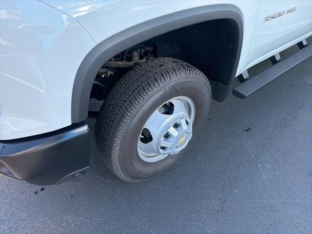 2025 Chevrolet Silverado 3500HD 4WD Crew Cab Long Bed Work Truck