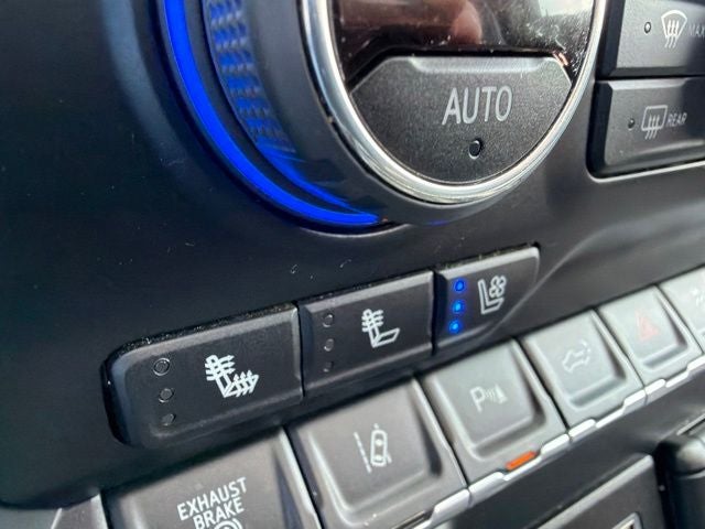 2022 Chevrolet Silverado 2500HD 4WD Crew Cab Standard Bed High Country