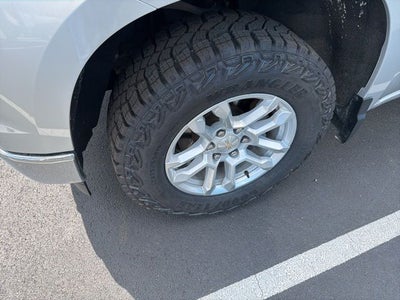 2022 Chevrolet Silverado 1500 4WD Double Cab Standard Bed LT with 2FT