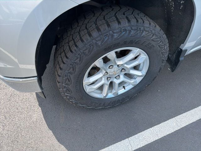 2022 Chevrolet Silverado 1500 4WD Double Cab Standard Bed LT with 2FT