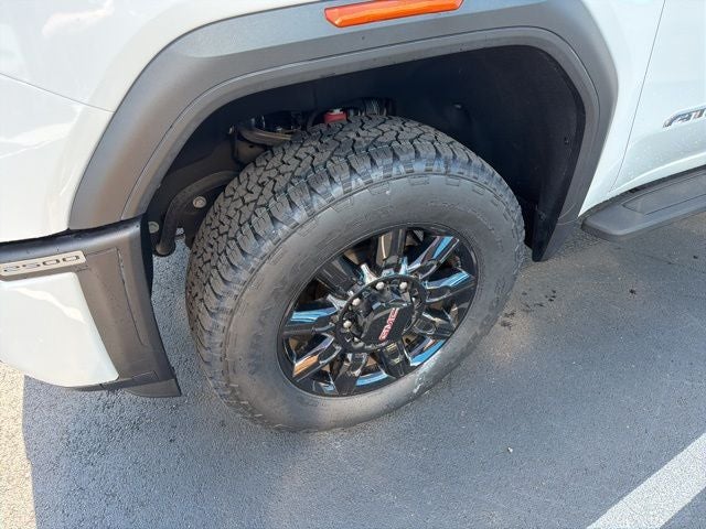 2024 GMC Sierra 2500HD 4WD Crew Cab Standard Bed AT4