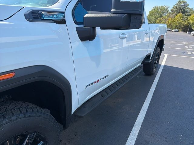 2024 GMC Sierra 2500HD 4WD Crew Cab Standard Bed AT4