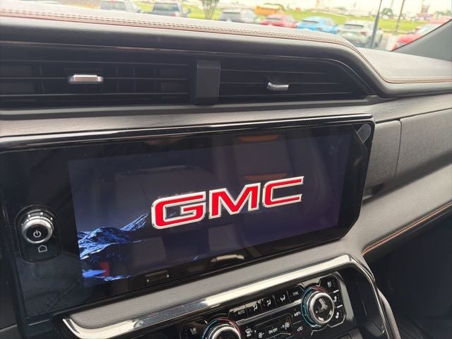 2024 GMC Sierra 2500HD 4WD Crew Cab Standard Bed AT4