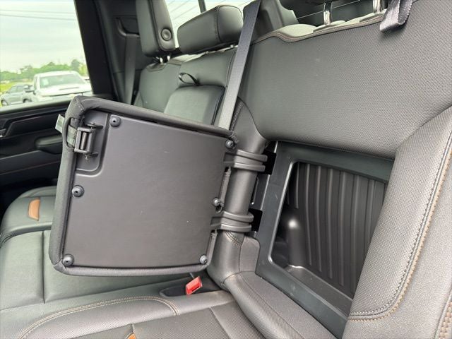 2024 GMC Sierra 2500HD 4WD Crew Cab Standard Bed AT4