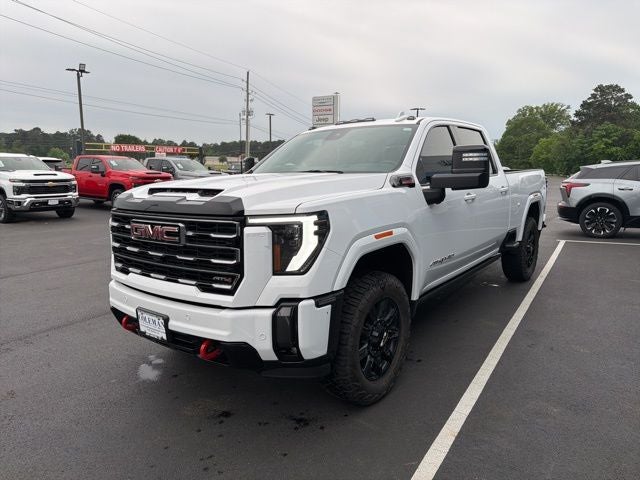 2024 GMC Sierra 2500HD 4WD Crew Cab Standard Bed AT4