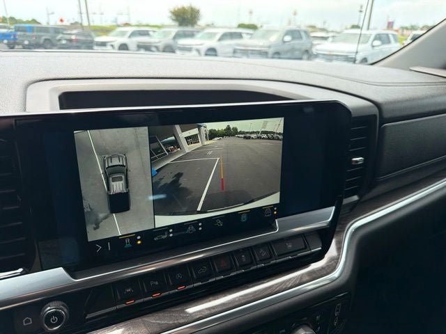2022 Chevrolet Silverado 1500 4WD Crew Cab Short Bed LTZ