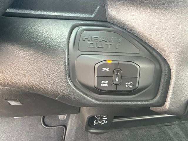 2026 RAM Ram 2500 RAM 2500 BLACK EXPRESS CREW CAB 4X4 6'4' BOX