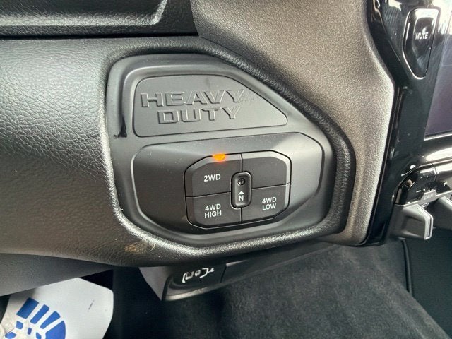 2027 RAM Ram 2500 RAM 2500 BLACK EXPRESS CREW CAB 4X4 6'4' BOX