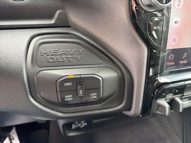 2026 RAM Ram 2500 RAM 2500 BLACK EXPRESS CREW CAB 4X4 6'4' BOX