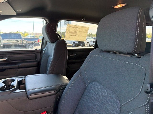 2027 RAM Ram 1500 RAM 1500 TRADESMAN CREW CAB 4X2 5'7' BOX